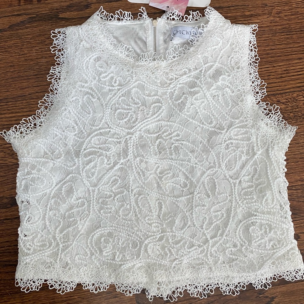 White lace blouse NWT Chicwish
